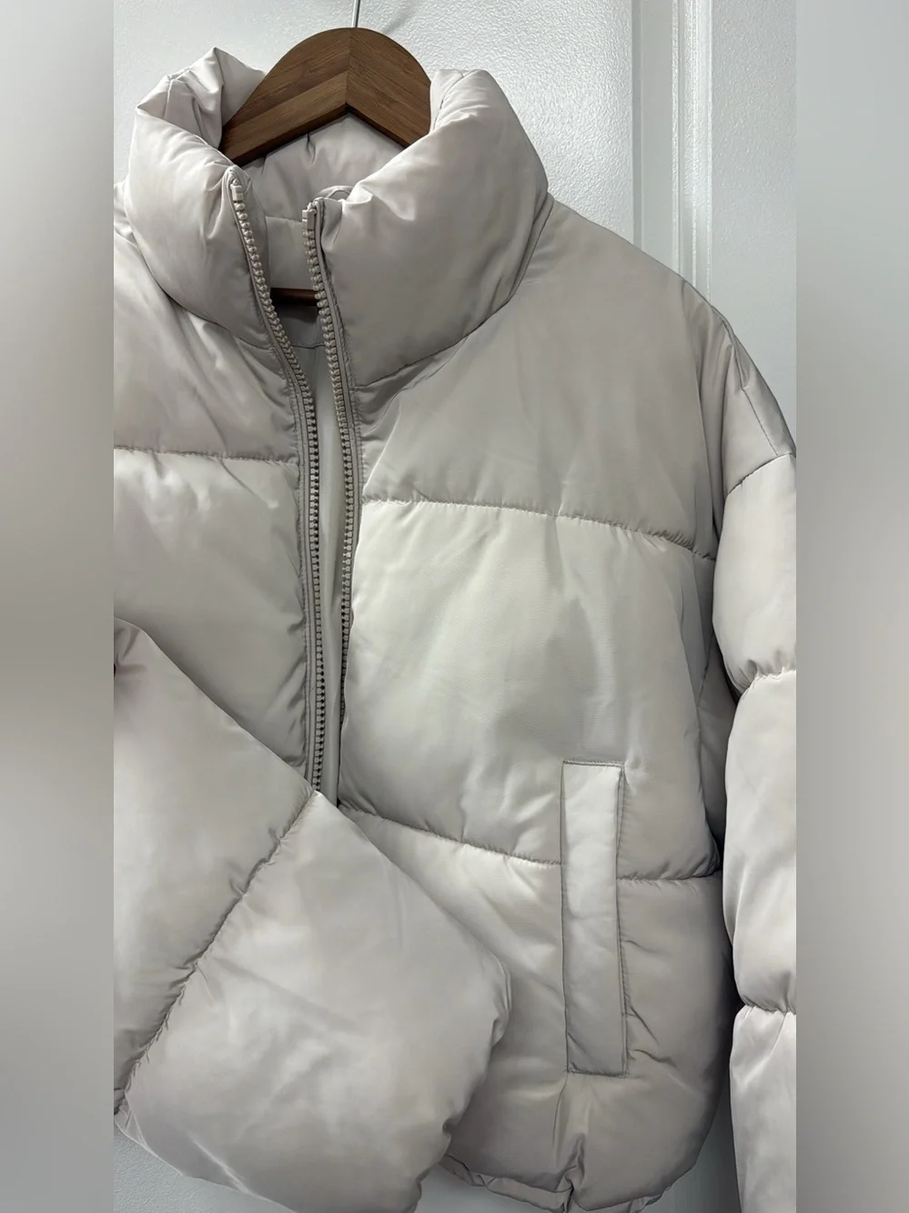H&M Cream Cropped Puffer Jacket